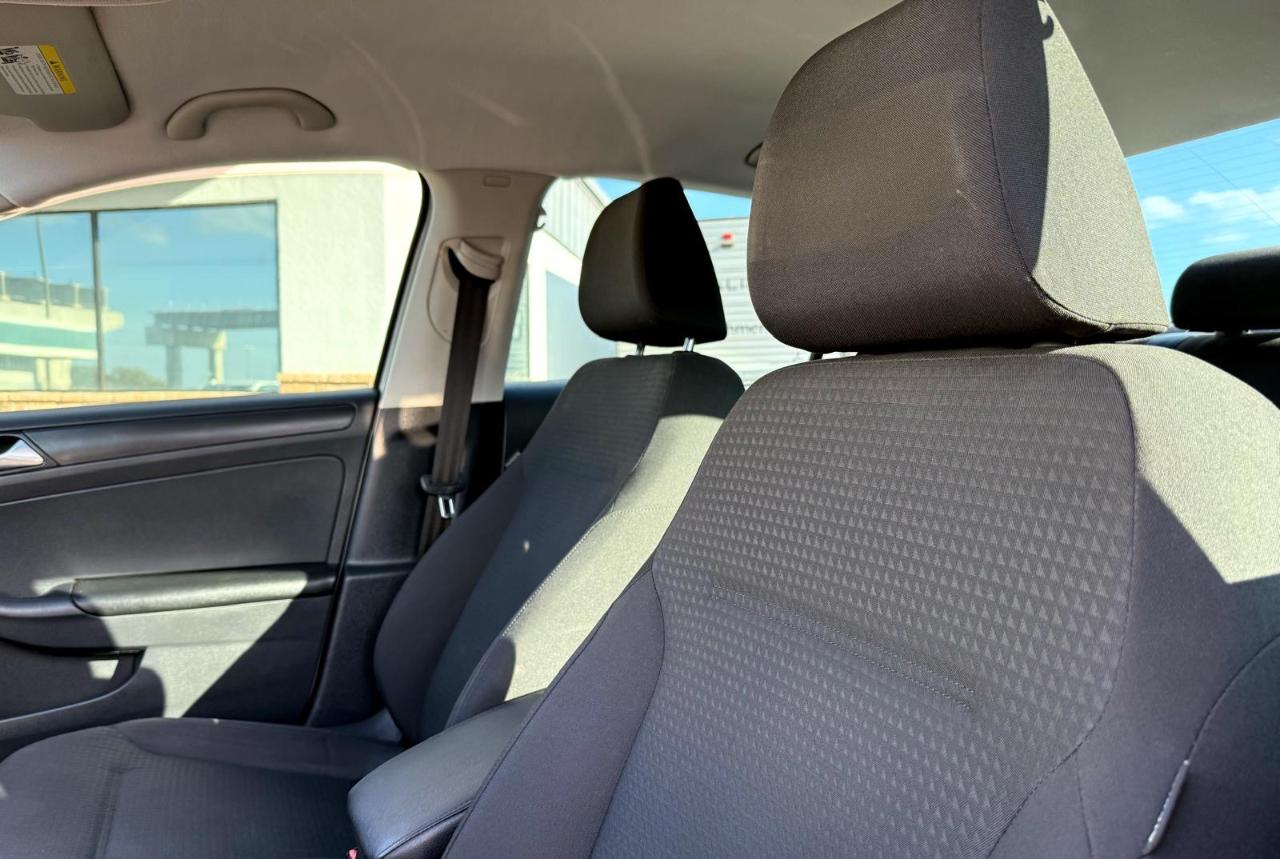 Volkswagen Jetta Sedan 4dr Auto 2.0L S 2015