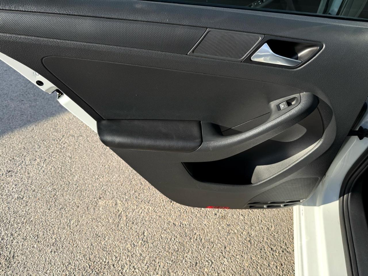 Volkswagen Jetta Sedan 4dr Auto 2.0L S 2015