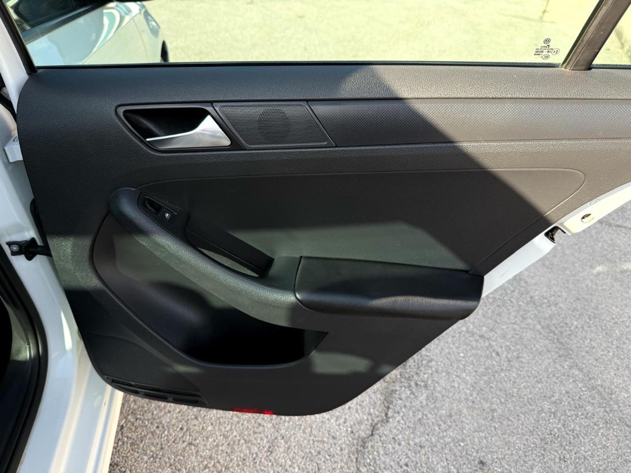 Volkswagen Jetta Sedan 4dr Auto 2.0L S 2015