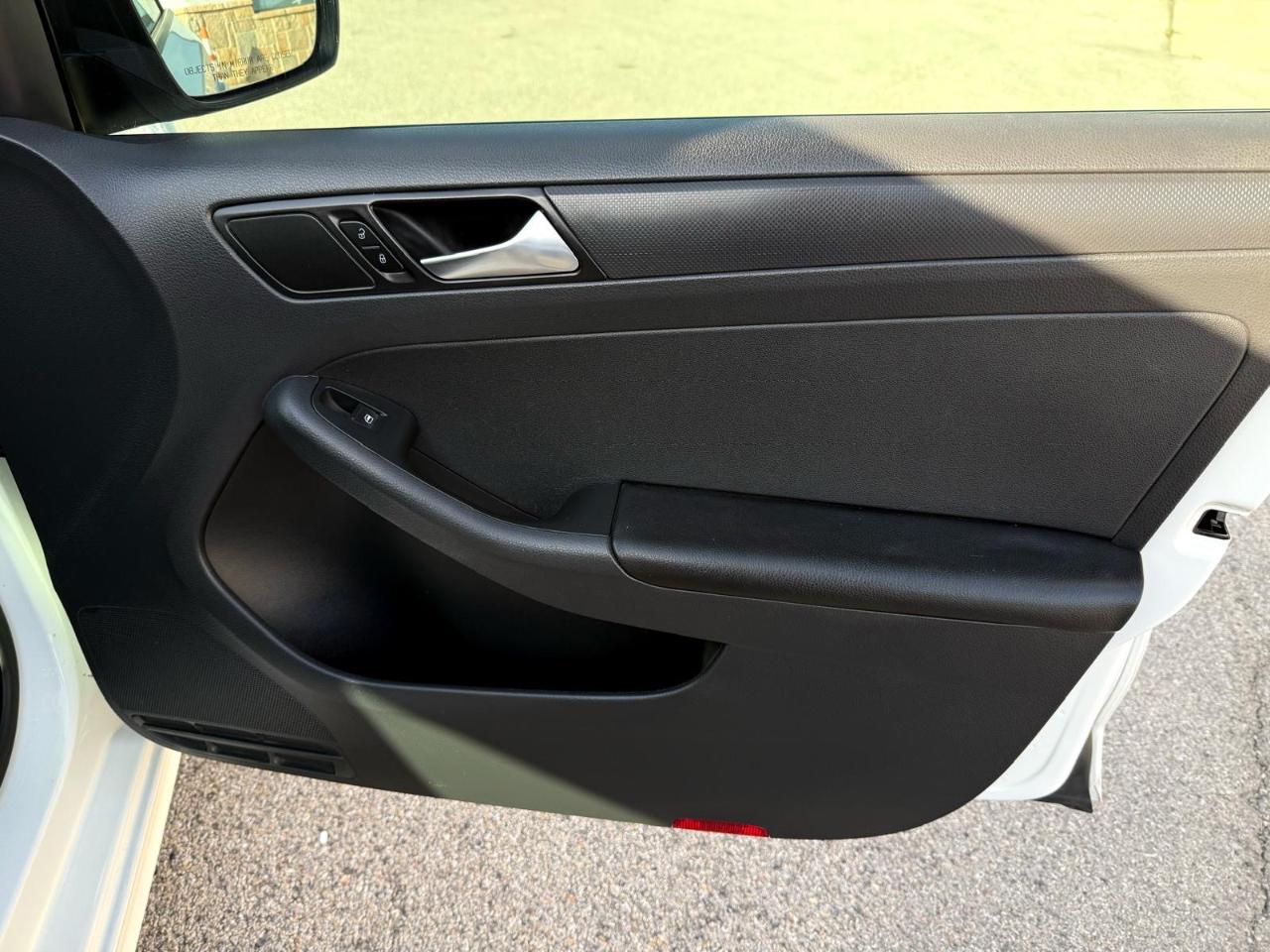 Volkswagen Jetta Sedan 4dr Auto 2.0L S 2015