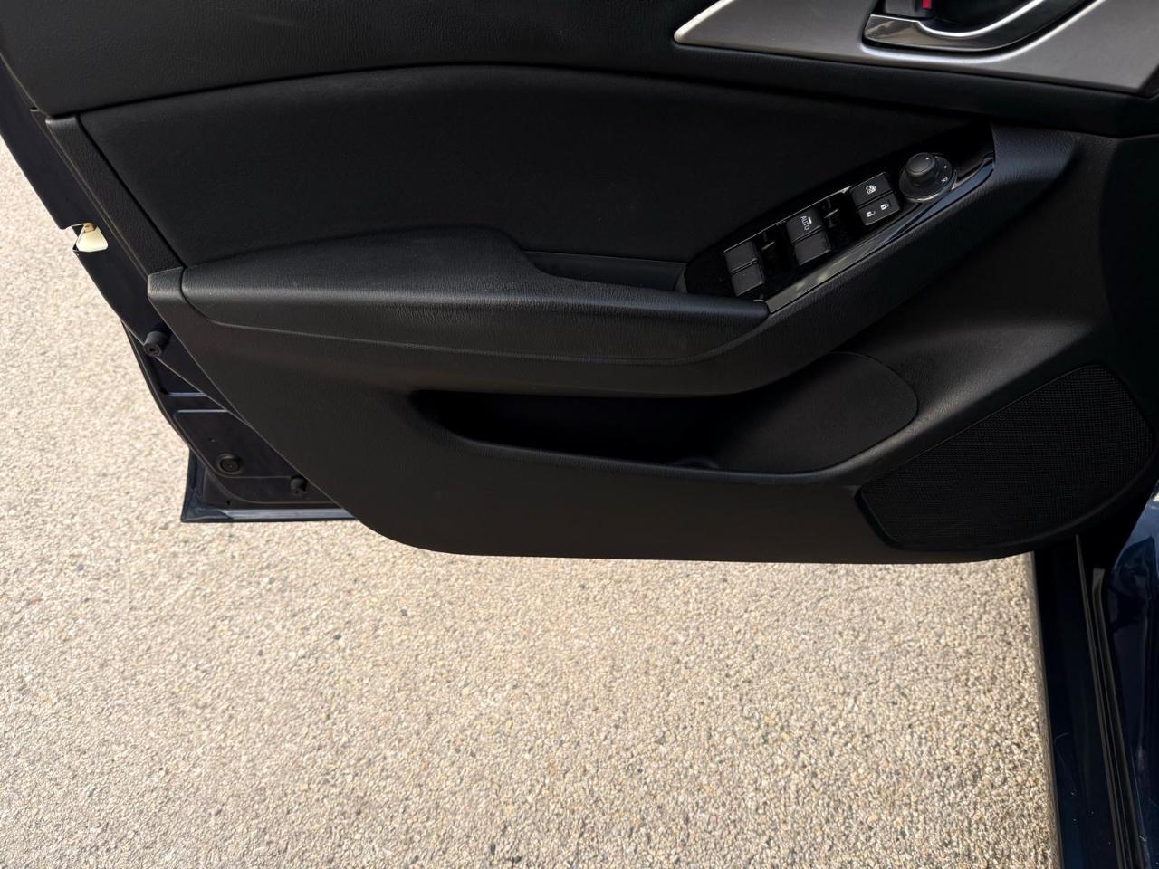 Mazda Mazda3 4-Door Sport Auto 2017