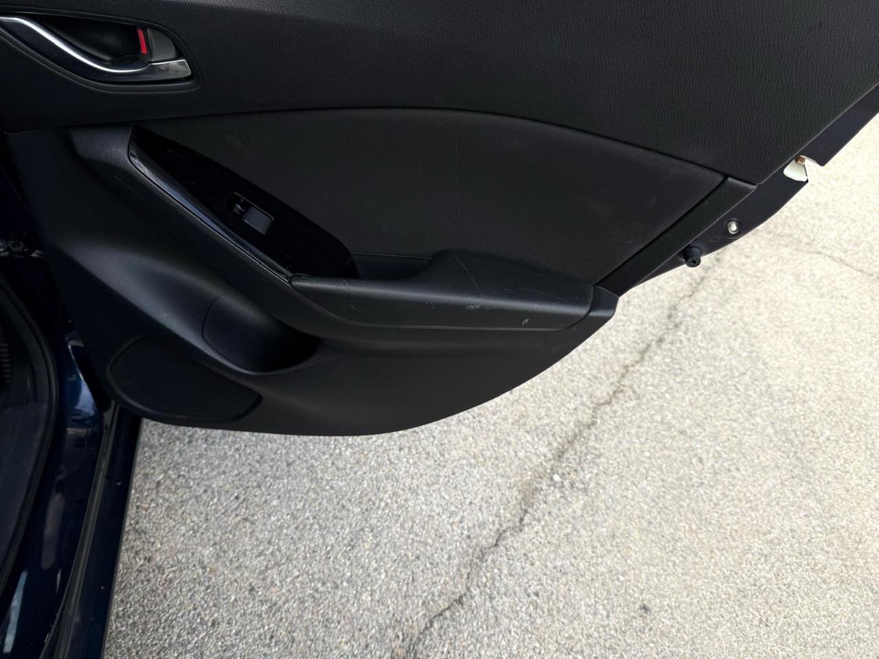 Mazda Mazda3 4-Door Sport Auto 2017