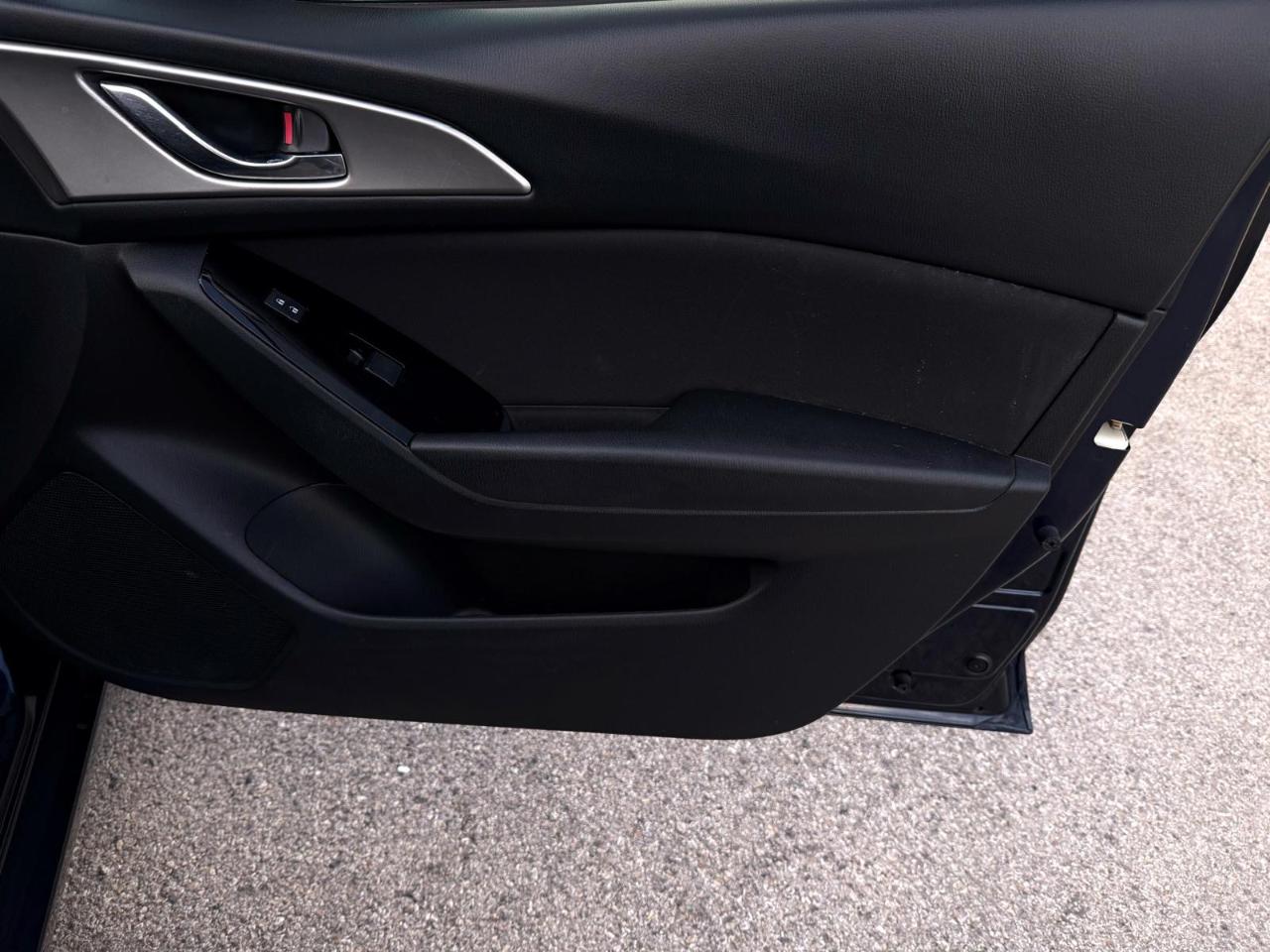 Mazda Mazda3 4-Door Sport Auto 2017