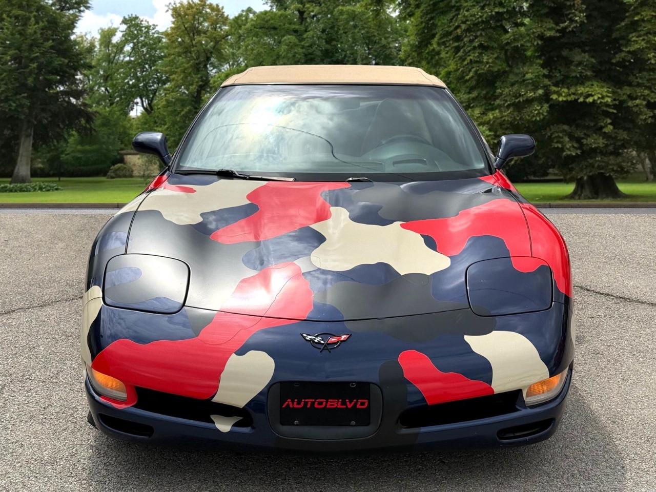 Chevrolet Corvette 2dr Convertible 2001