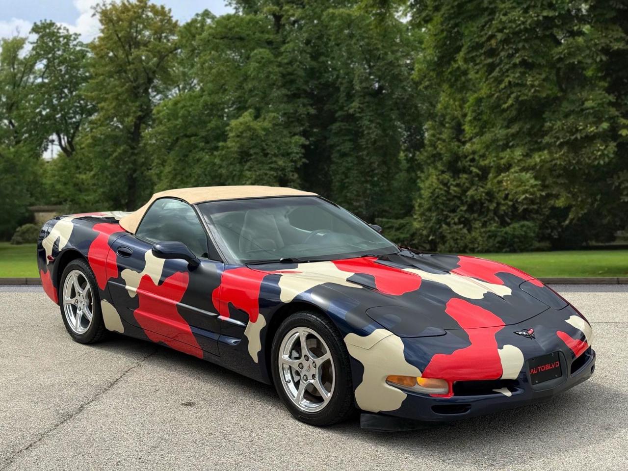 Chevrolet Corvette 2dr Convertible 2001