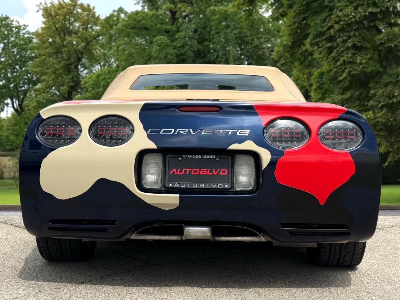 Chevrolet Corvette 2dr Convertible 2001