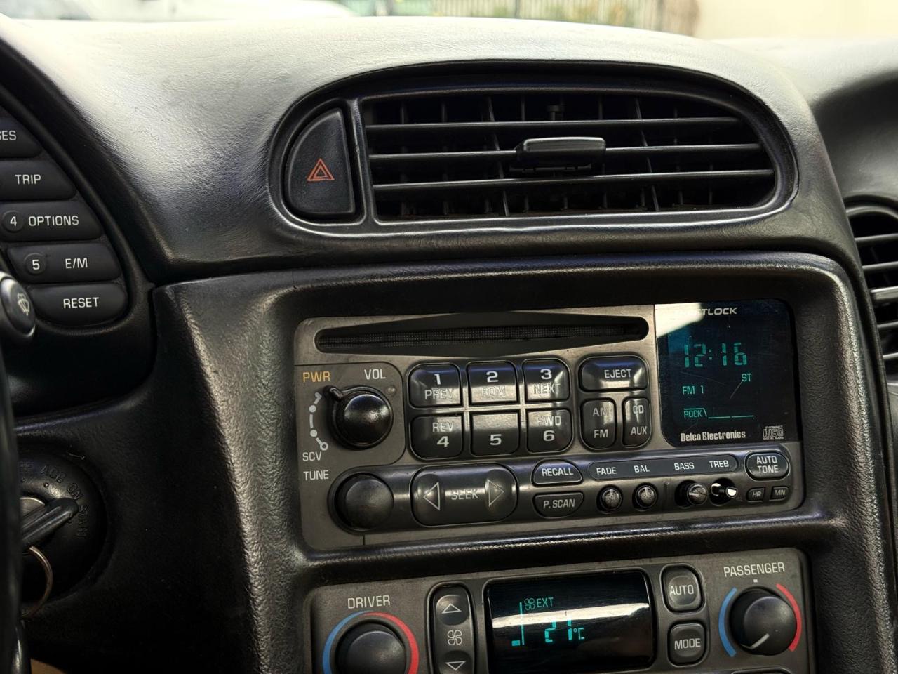 Chevrolet Corvette 2dr Convertible 2001