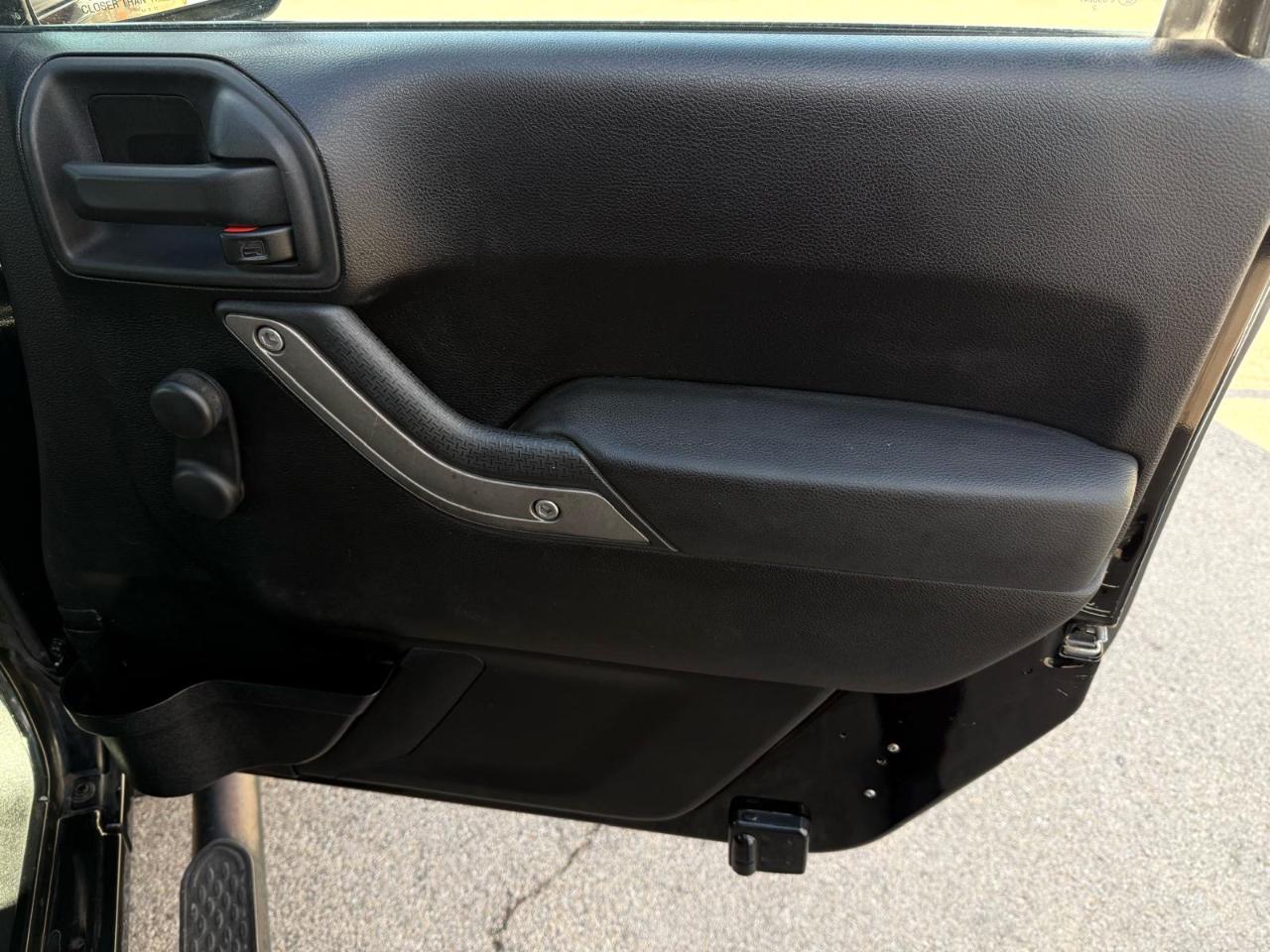 Jeep Wrangler Unlimited 4WD 4dr Sport 2013