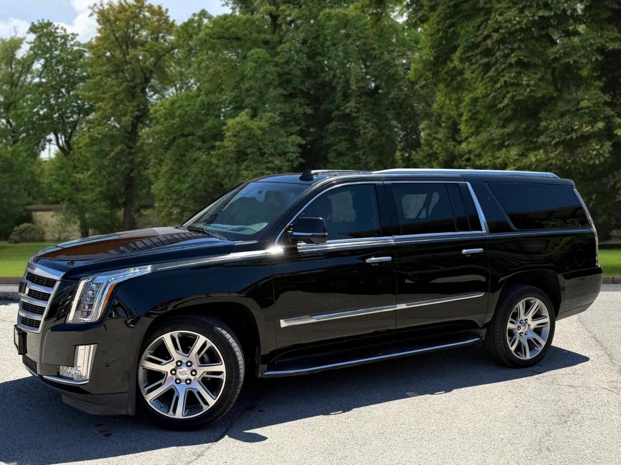 Cadillac Escalade ESV 4WD 4dr Luxury 2017