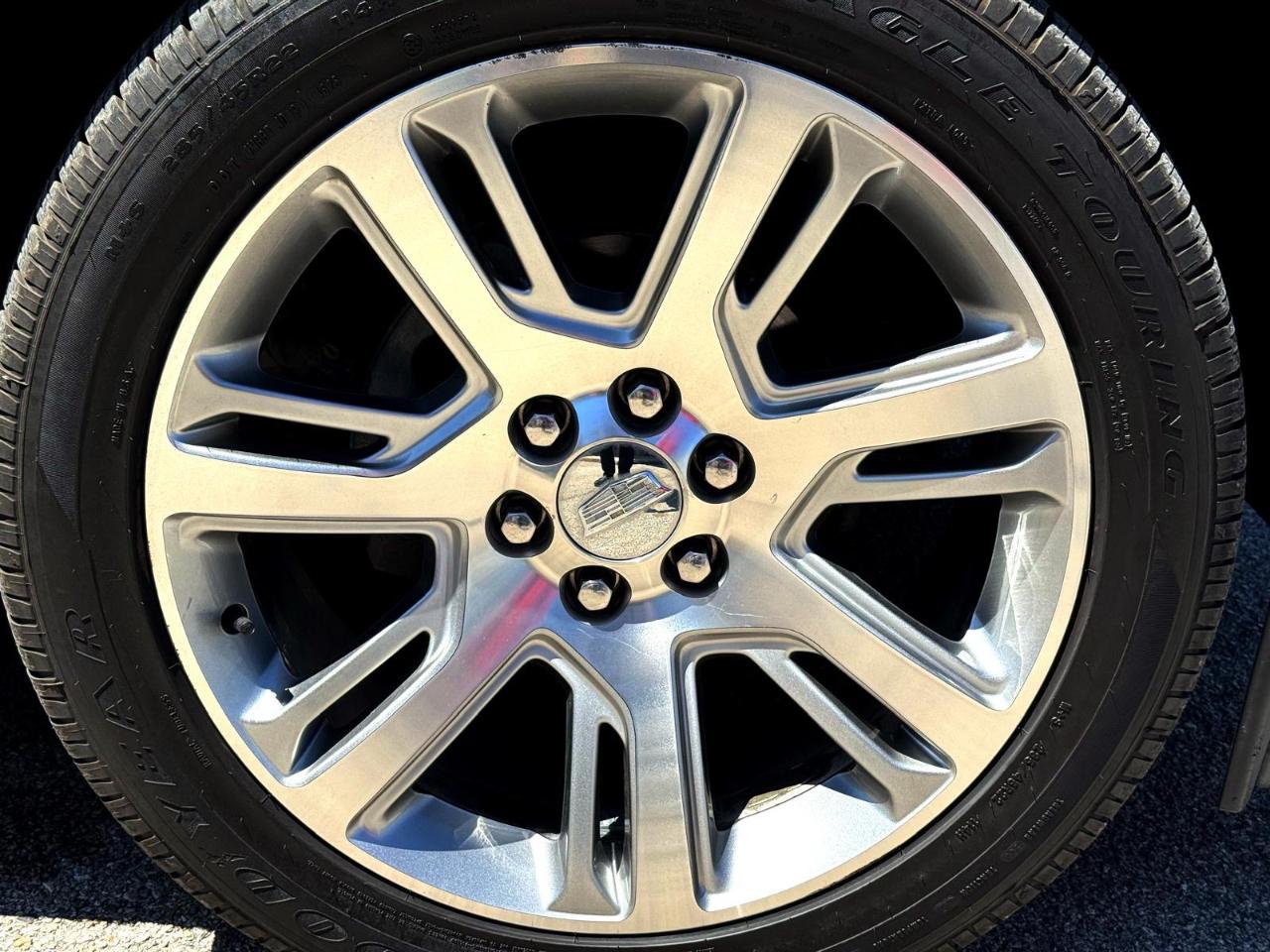 Cadillac Escalade ESV 4WD 4dr Luxury 2017