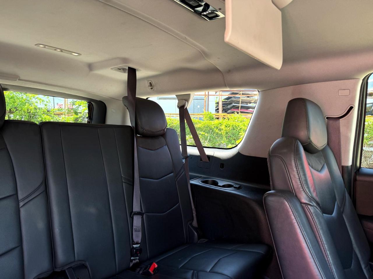 Cadillac Escalade ESV 4WD 4dr Luxury 2017