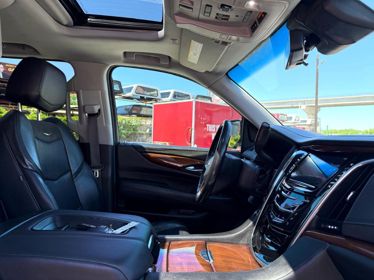 Cadillac Escalade ESV 4WD 4dr Luxury 2017