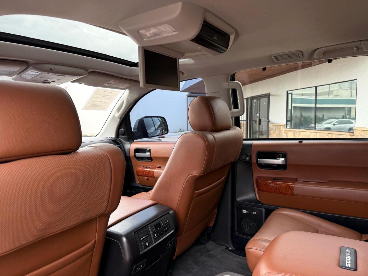 Toyota Sequoia Platinum RWD (Natl) 2018
