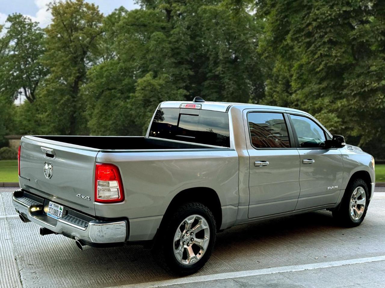 RAM 1500 Big Horn 4x4 Crew Cab 5'7" Box 2020