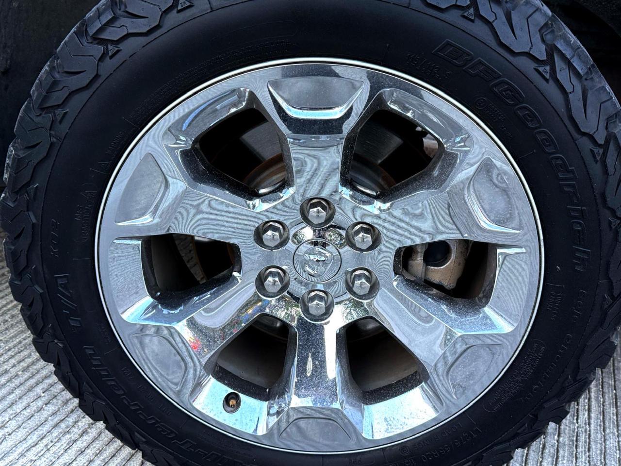 RAM 1500 Big Horn 4x4 Crew Cab 5'7" Box 2020