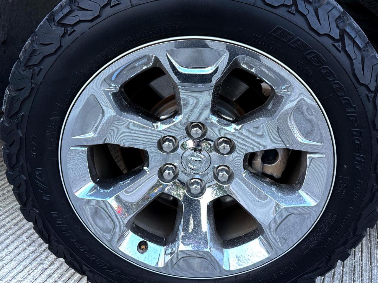 RAM 1500 Big Horn 4x4 Crew Cab 5'7" Box 2020