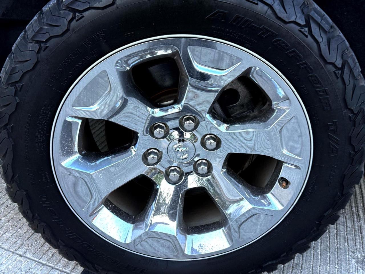 RAM 1500 Big Horn 4x4 Crew Cab 5'7" Box 2020