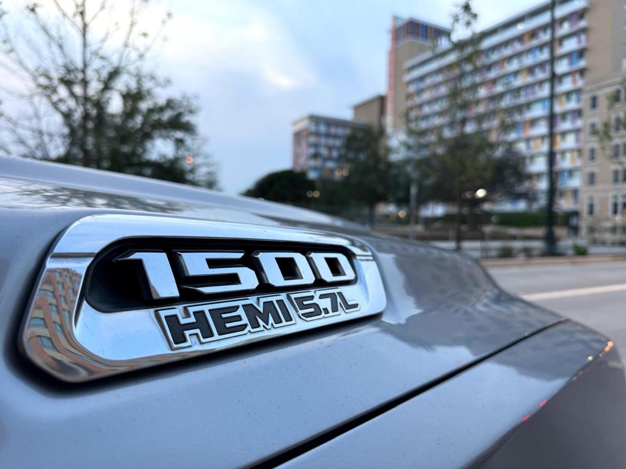 RAM 1500 Big Horn 4x4 Crew Cab 5'7" Box 2020