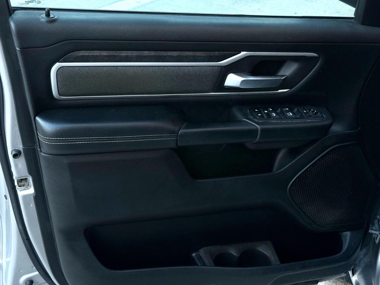 RAM 1500 Big Horn 4x4 Crew Cab 5'7" Box 2020