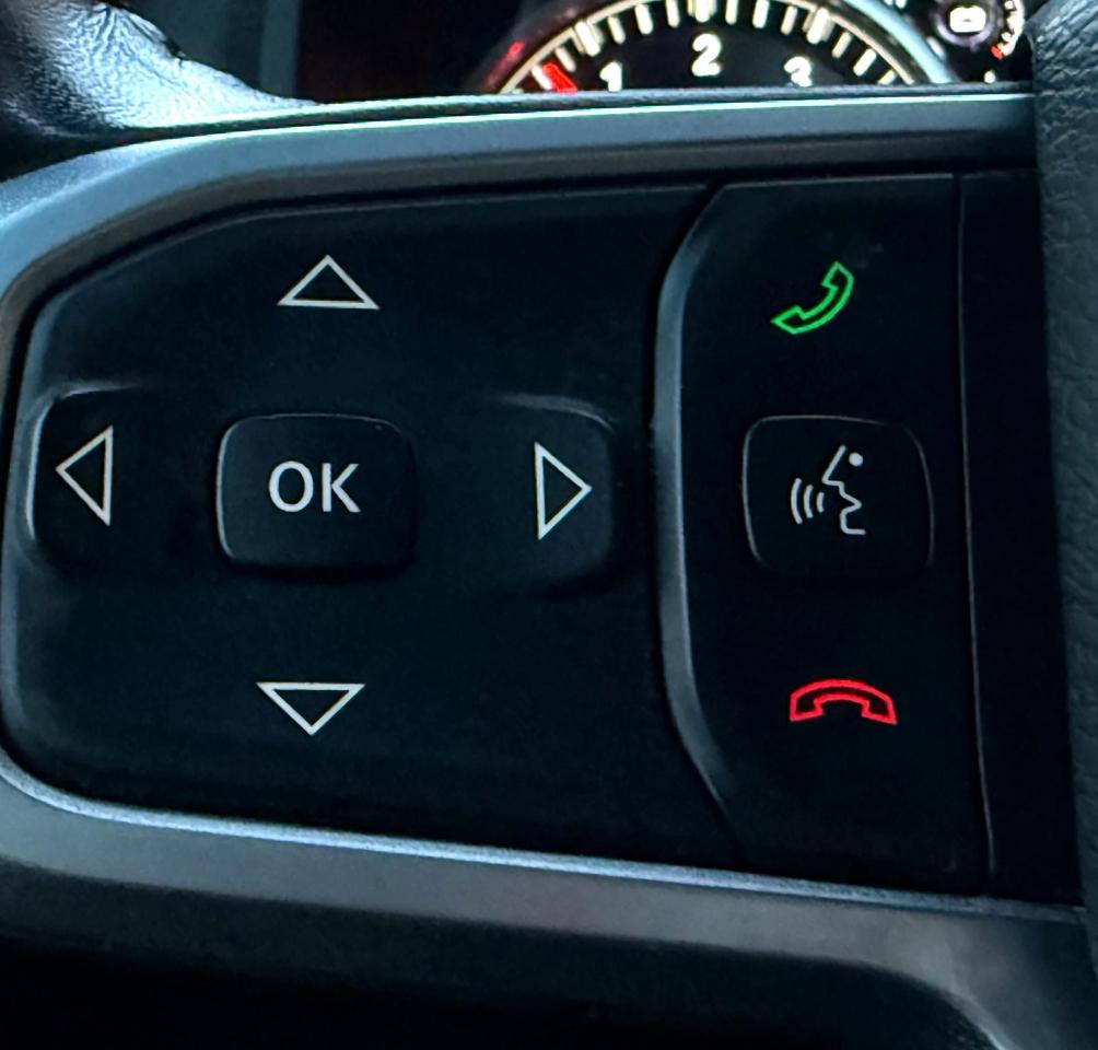 RAM 1500 Big Horn 4x4 Crew Cab 5'7" Box 2020