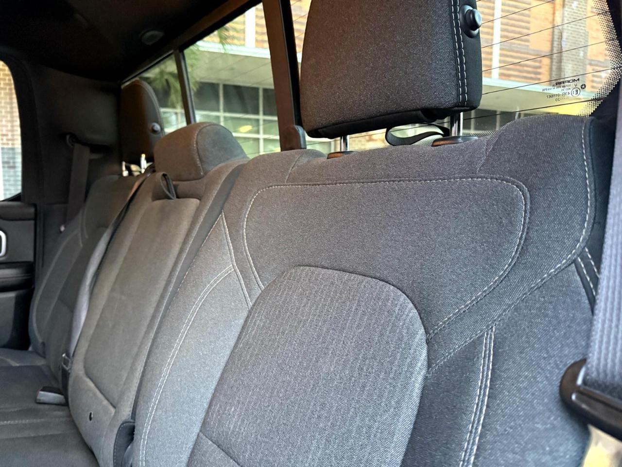 RAM 1500 Big Horn 4x4 Crew Cab 5'7" Box 2020