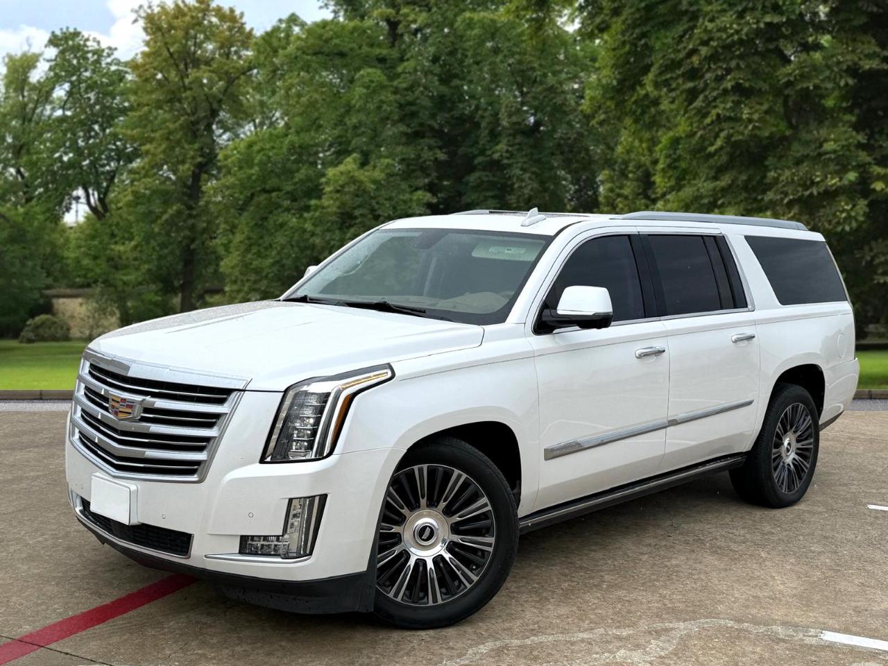 Cadillac Escalade ESV 4WD 4dr Platinum 2016