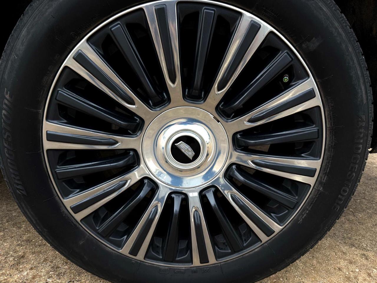 Cadillac Escalade ESV 4WD 4dr Platinum 2016