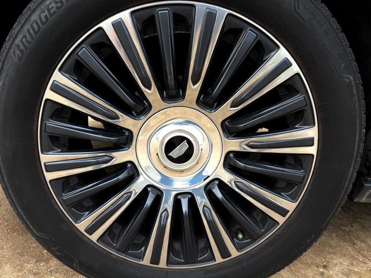 Cadillac Escalade ESV 4WD 4dr Platinum 2016