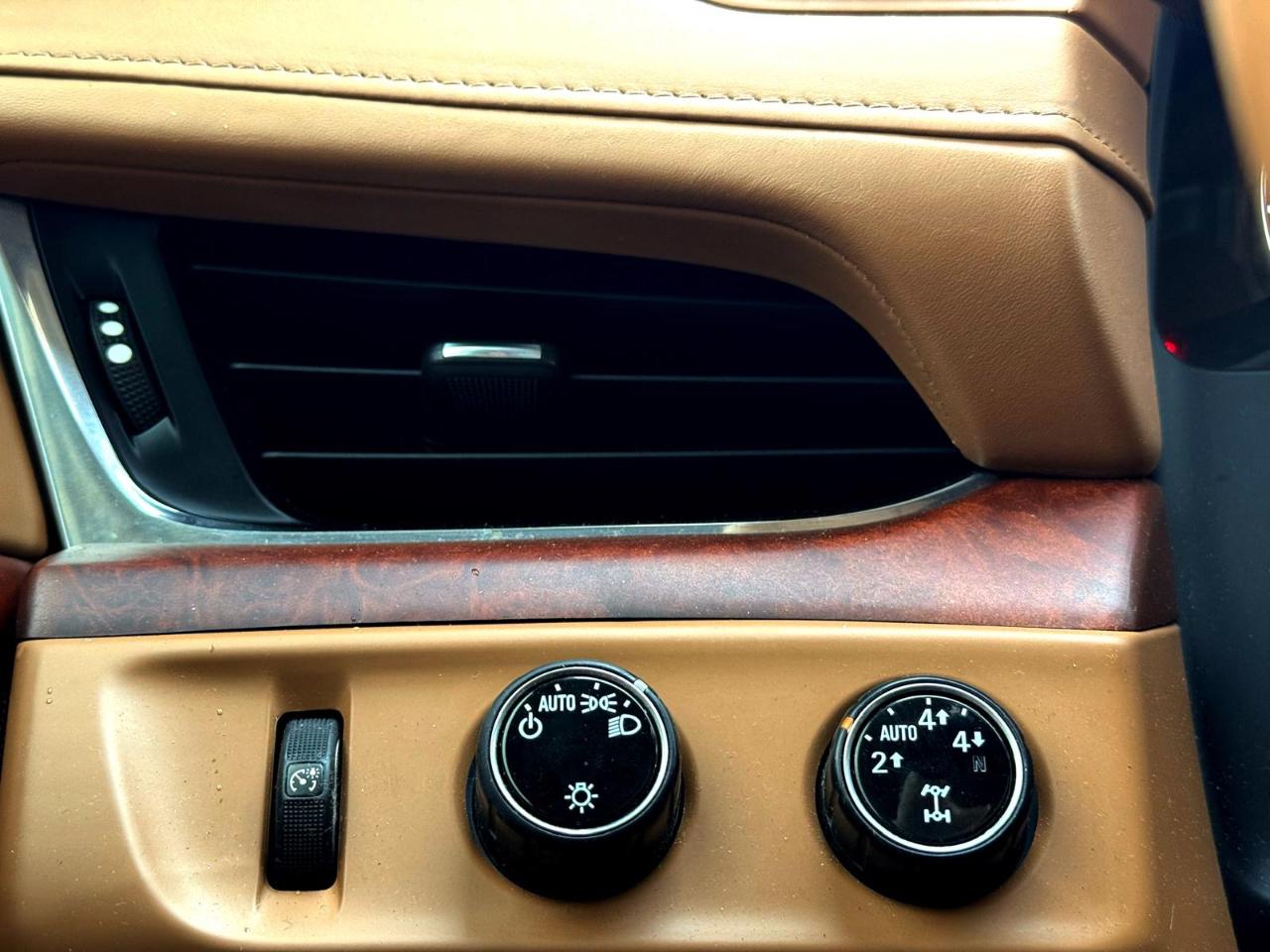 Cadillac Escalade ESV 4WD 4dr Platinum 2016