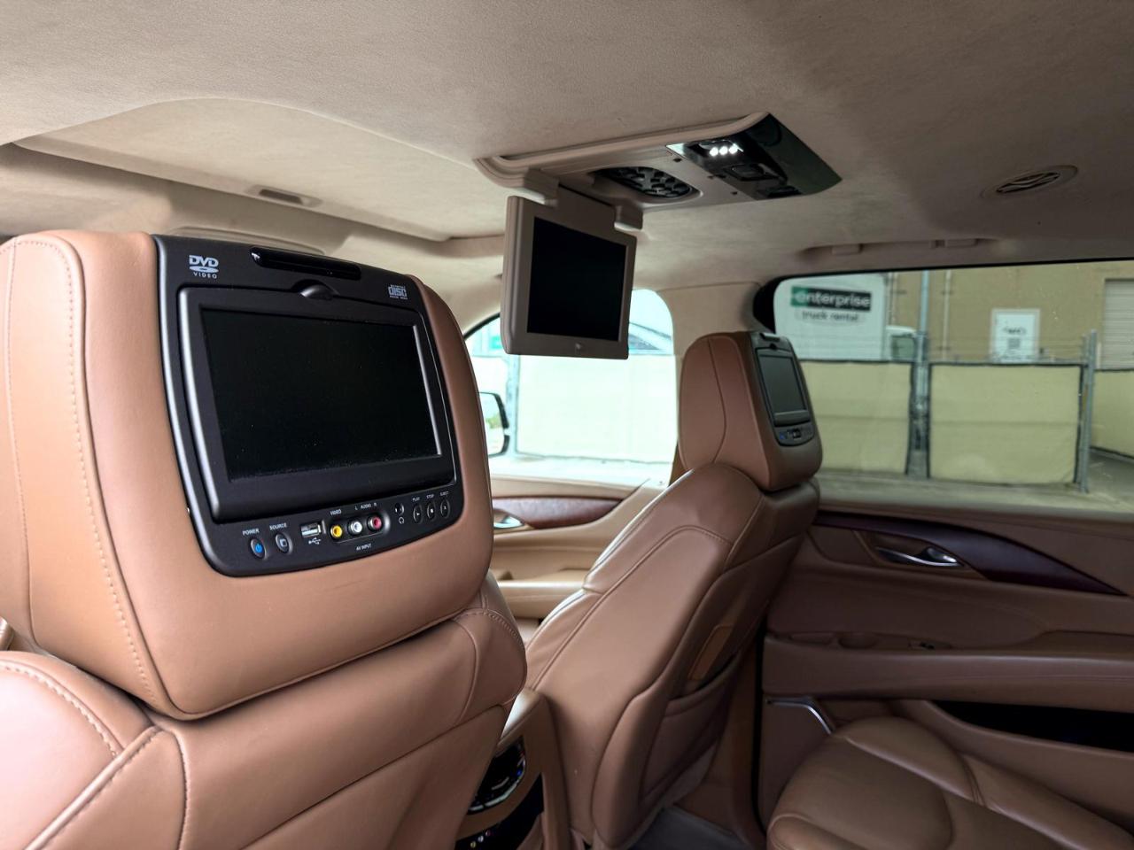 Cadillac Escalade ESV 4WD 4dr Platinum 2016