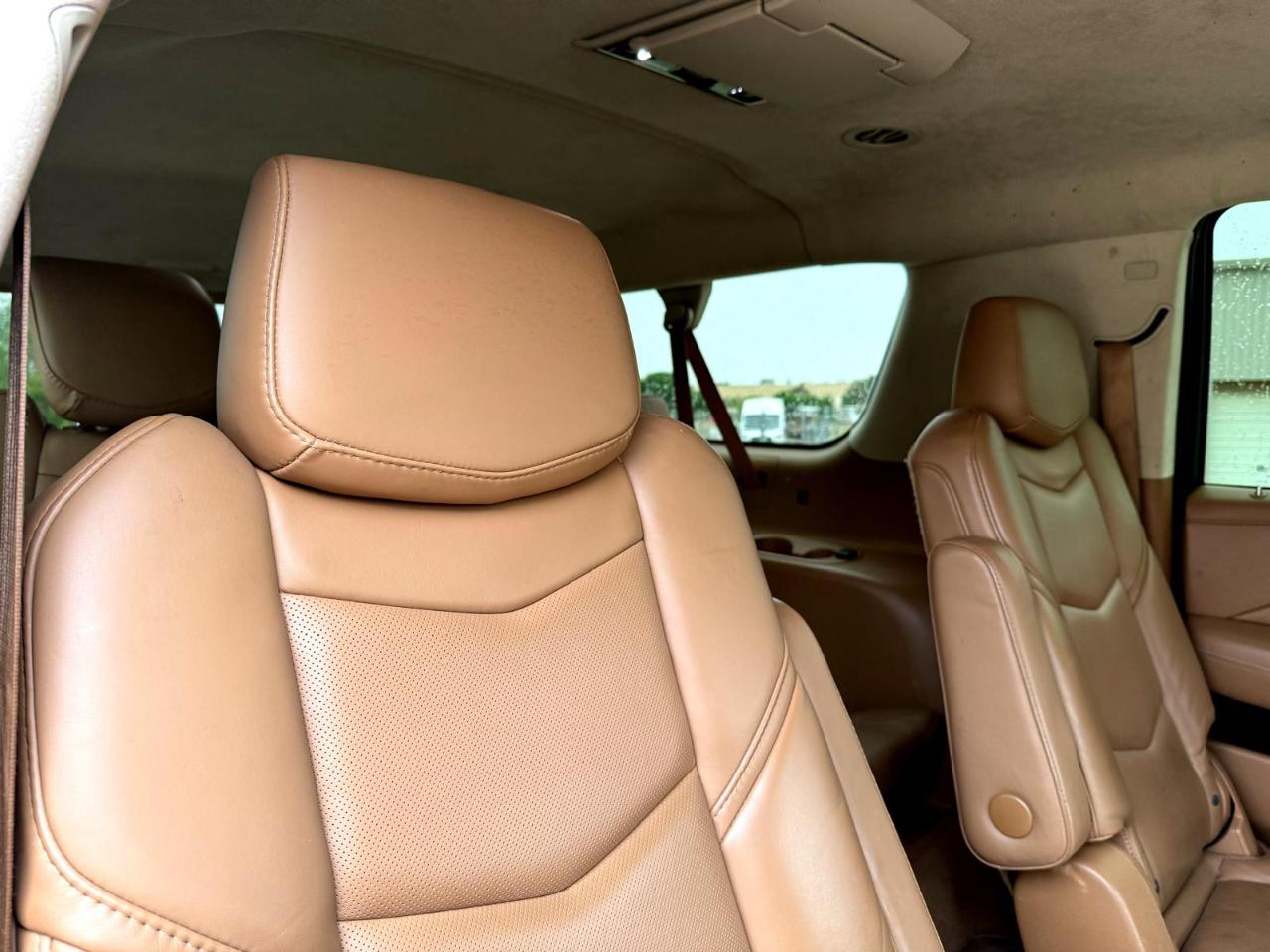 Cadillac Escalade ESV 4WD 4dr Platinum 2016