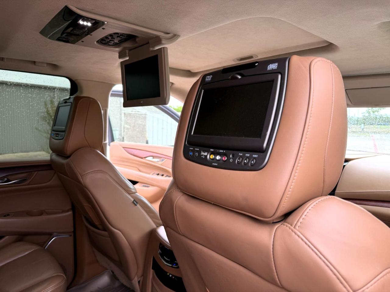 Cadillac Escalade ESV 4WD 4dr Platinum 2016