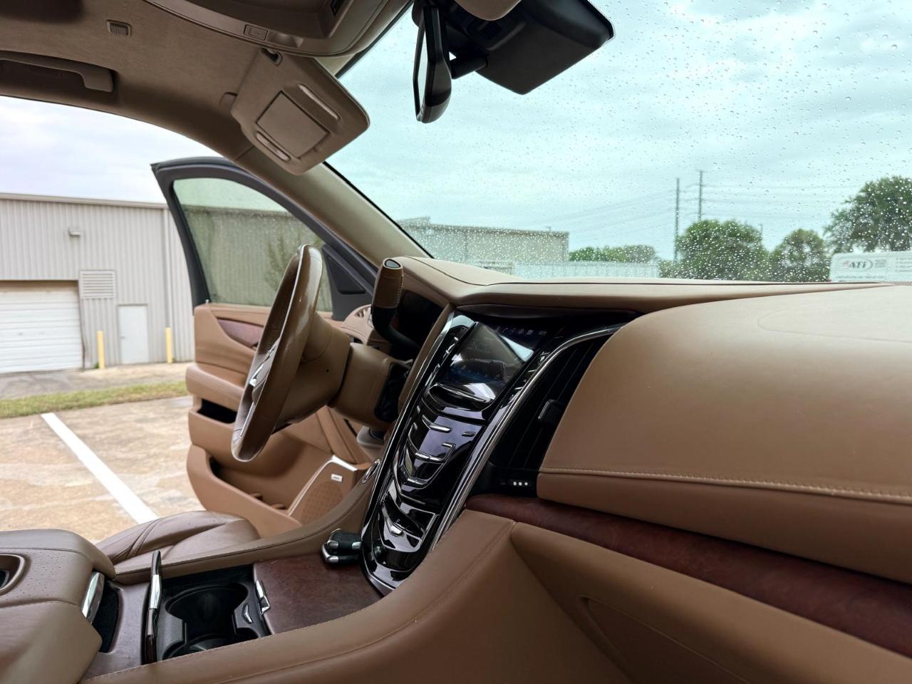 Cadillac Escalade ESV 4WD 4dr Platinum 2016