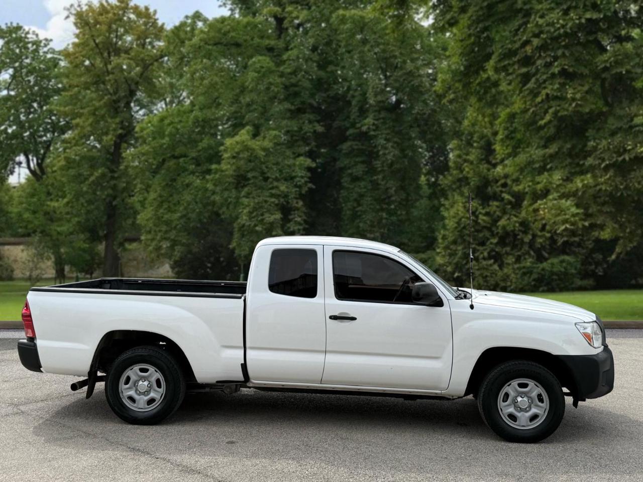 Toyota Tacoma 2WD Access Cab I4 AT (Natl) 2015