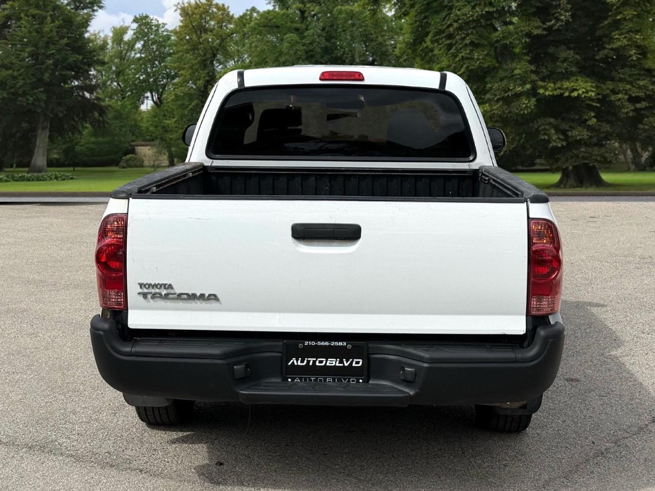 Toyota Tacoma 2WD Access Cab I4 AT (Natl) 2015