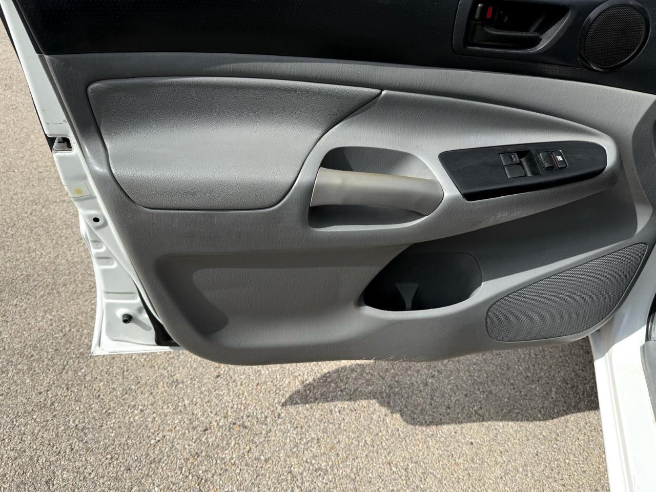 Toyota Tacoma 2WD Access Cab I4 AT (Natl) 2015