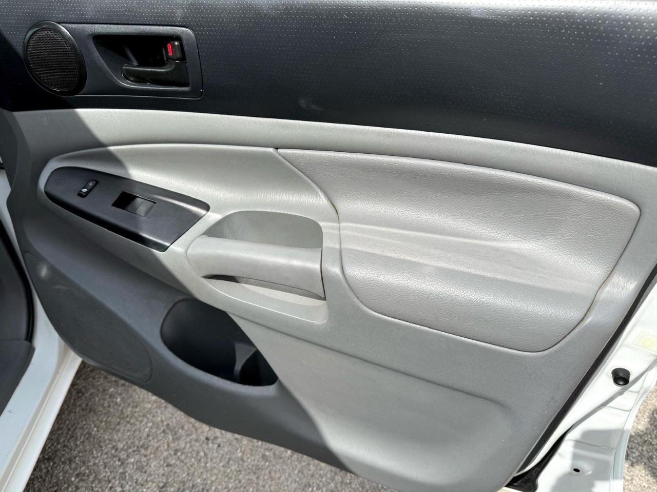 Toyota Tacoma 2WD Access Cab I4 AT (Natl) 2015