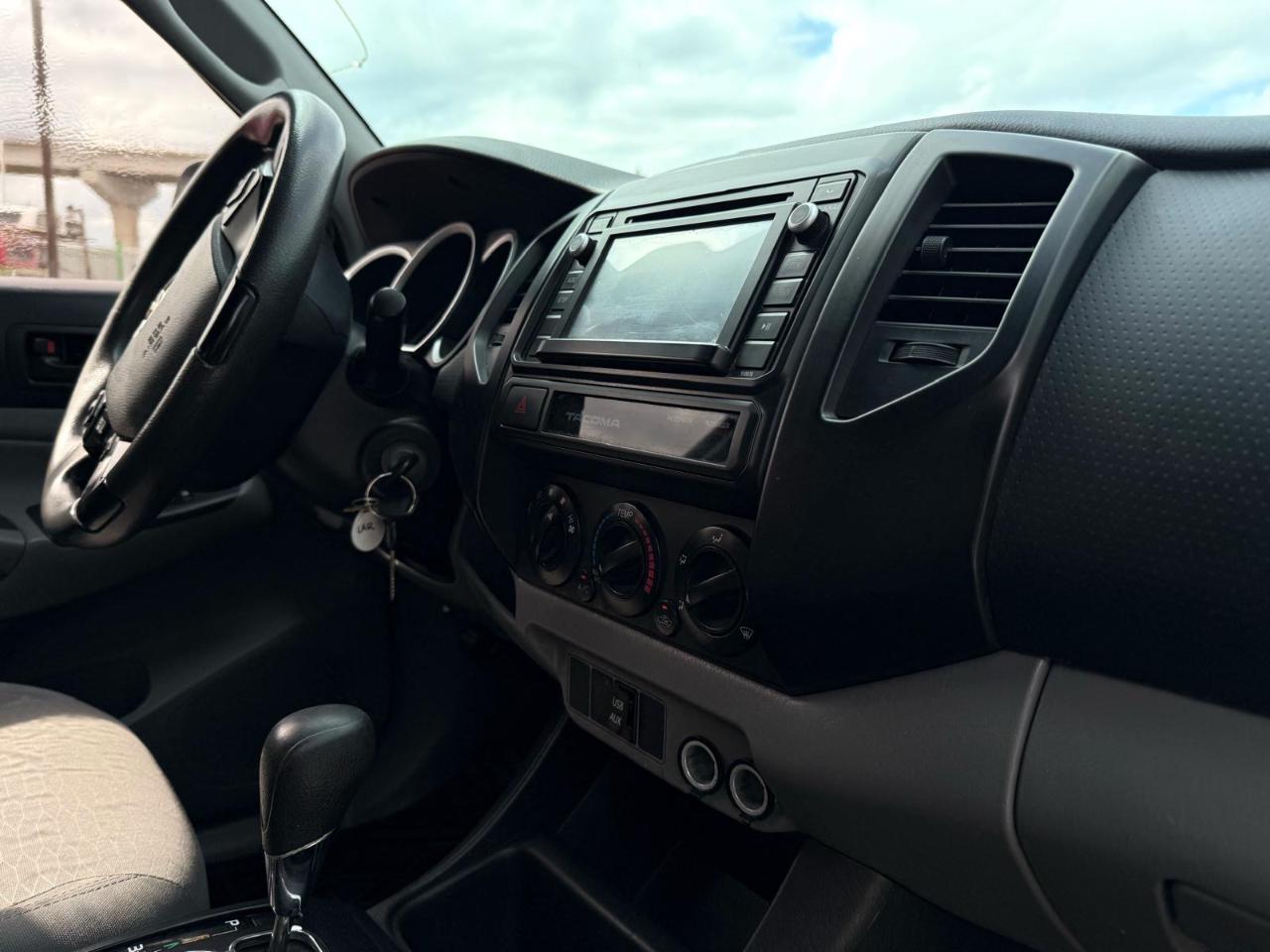 Toyota Tacoma 2WD Access Cab I4 AT (Natl) 2015