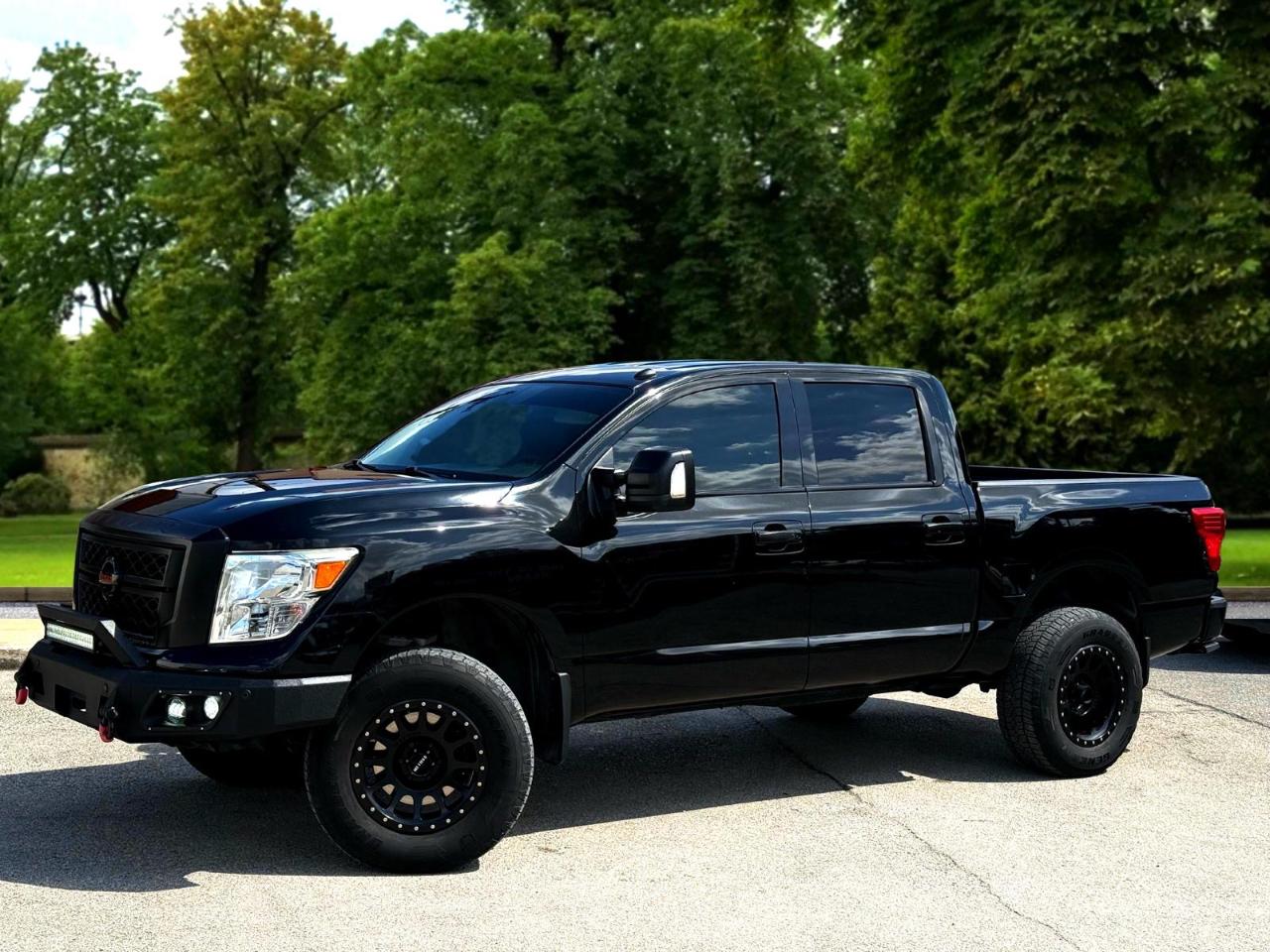 Nissan Titan 4x4 Crew Cab SV 2019