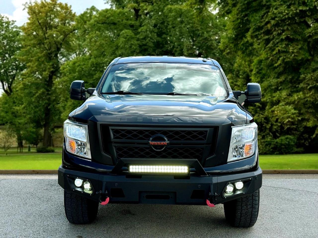 Nissan Titan 4x4 Crew Cab SV 2019