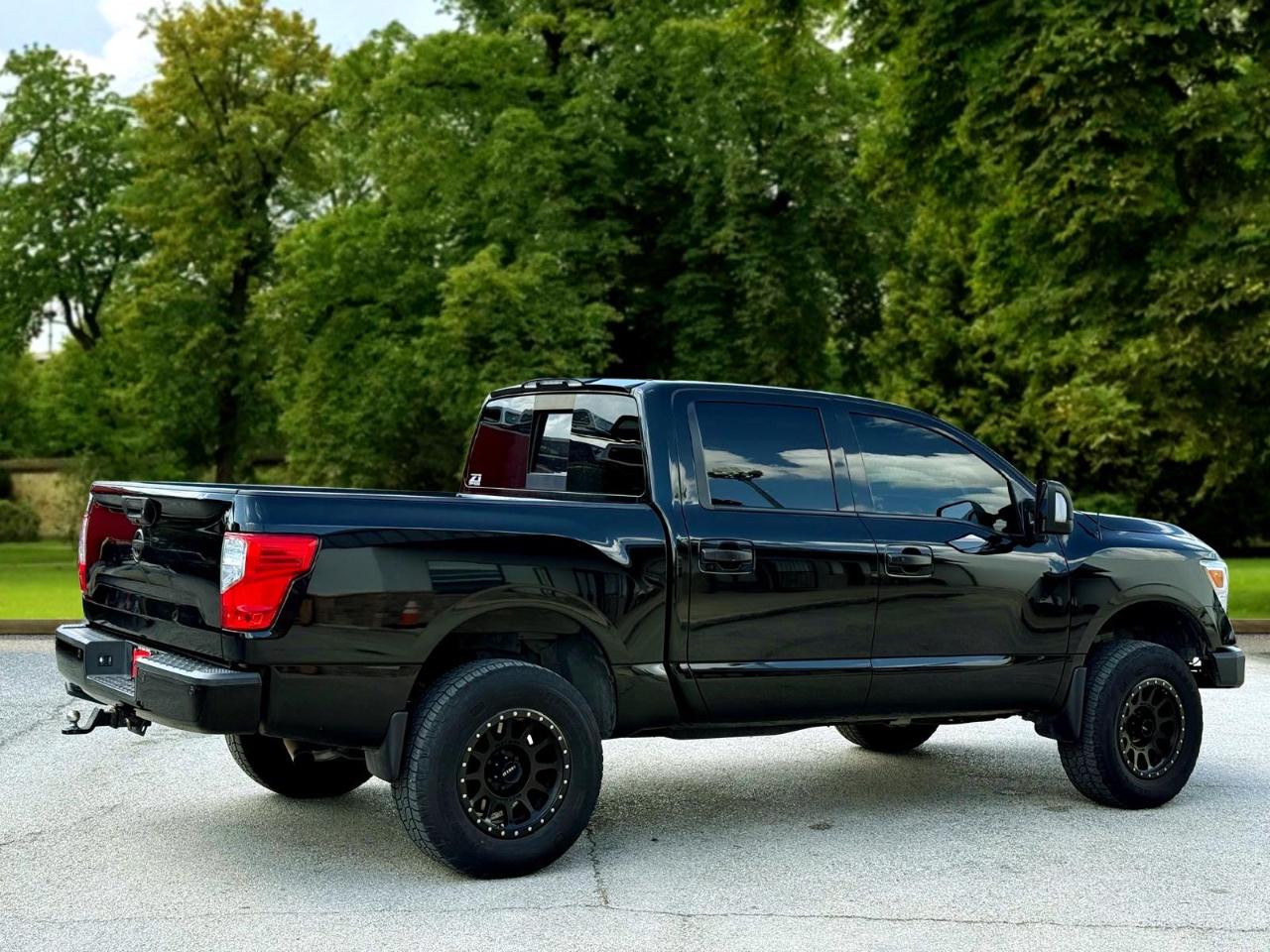 Nissan Titan 4x4 Crew Cab SV 2019