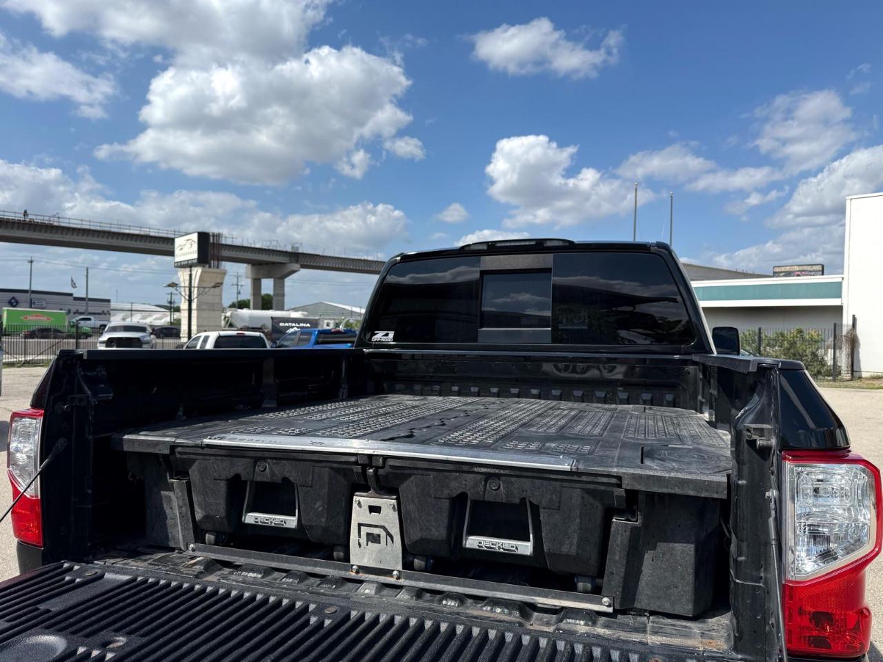 Nissan Titan 4x4 Crew Cab SV 2019