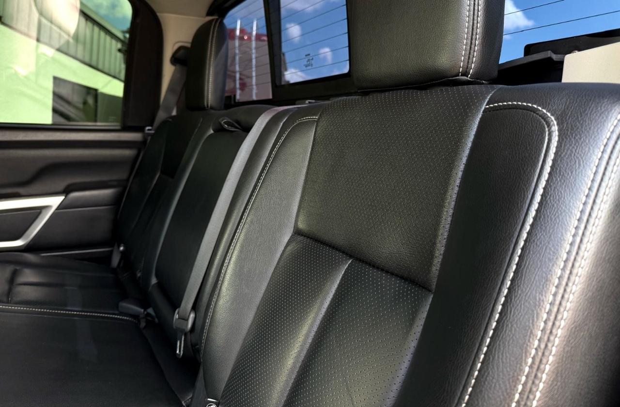 Nissan Titan 4x4 Crew Cab SV 2019