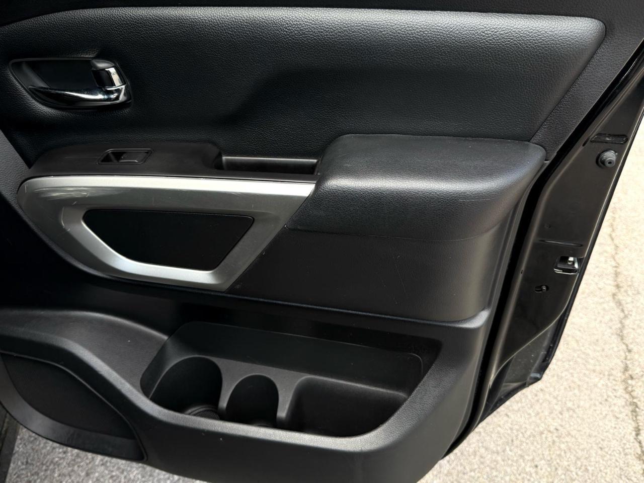 Nissan Titan 4x4 Crew Cab SV 2019