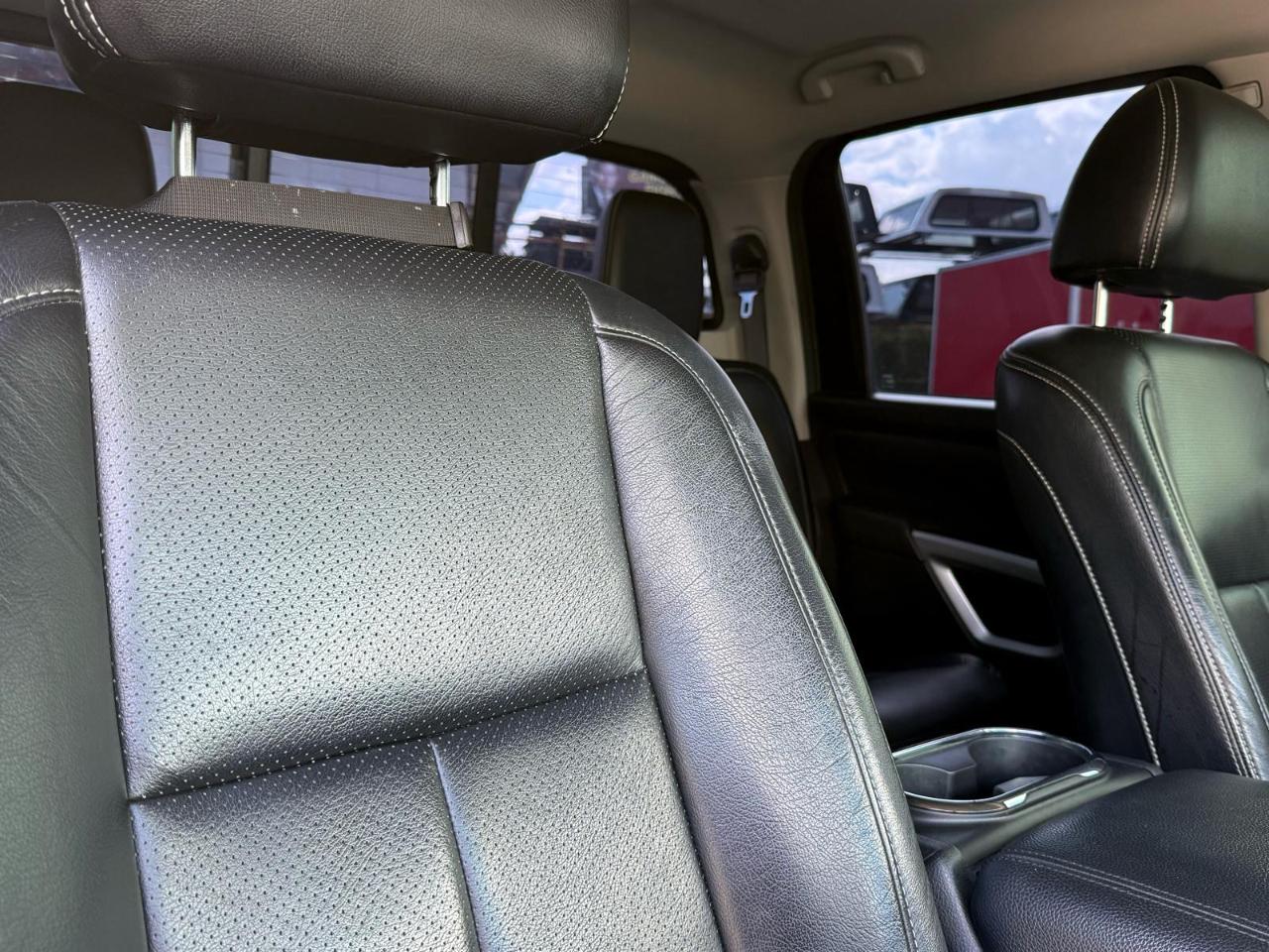 Nissan Titan 4x4 Crew Cab SV 2019