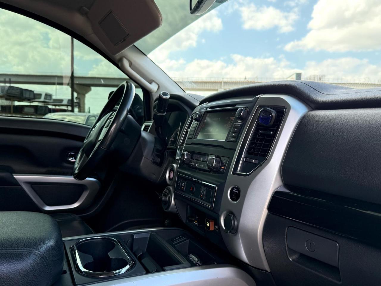 Nissan Titan 4x4 Crew Cab SV 2019