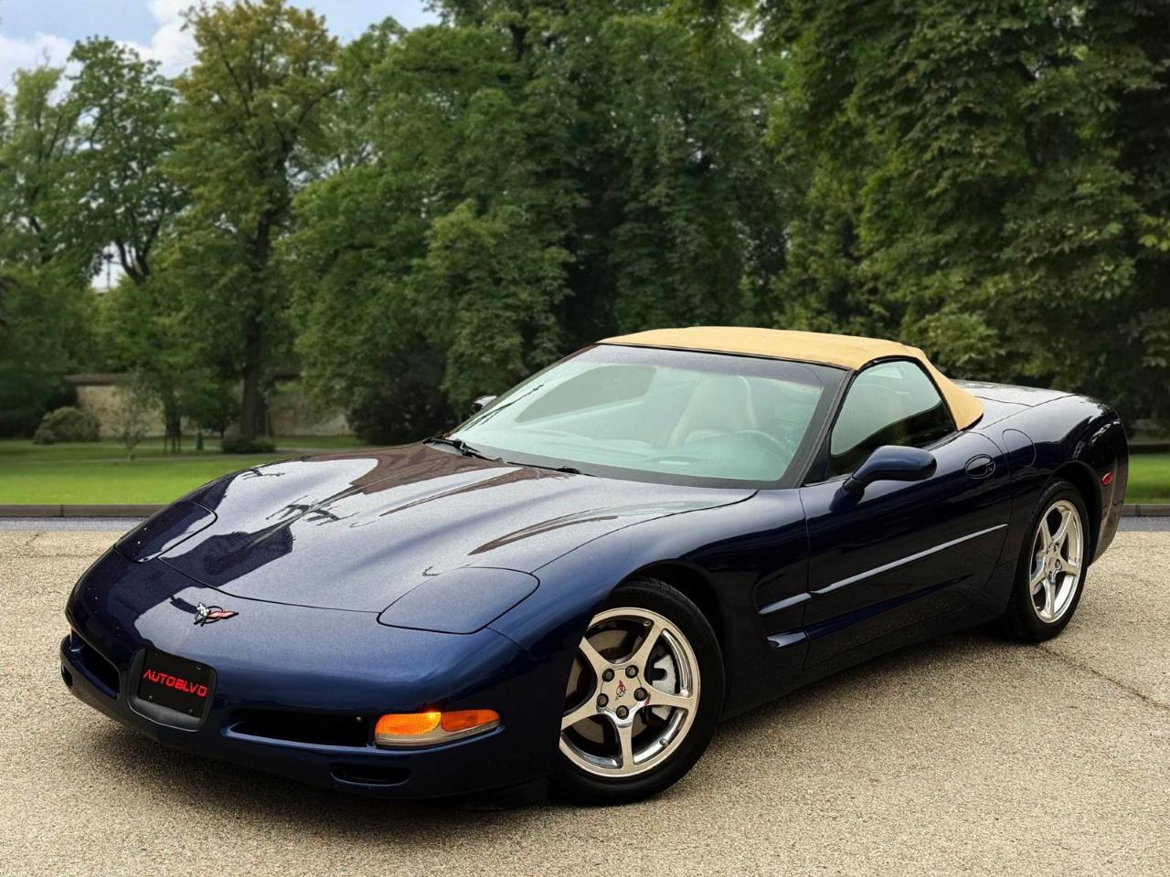 Chevrolet Corvette 2dr Convertible 2001