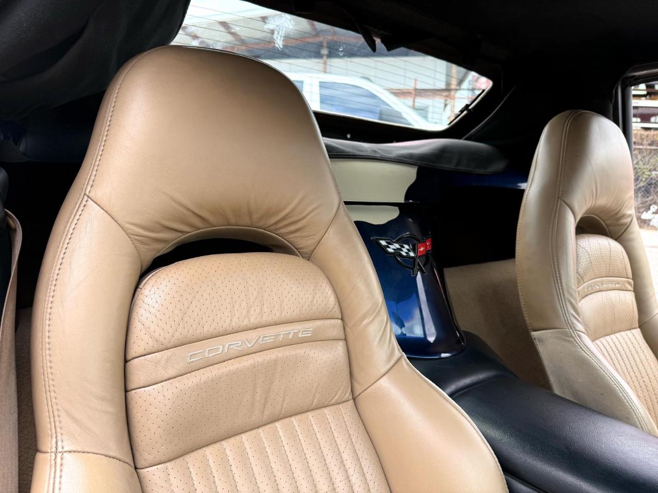 Chevrolet Corvette 2dr Convertible 2001