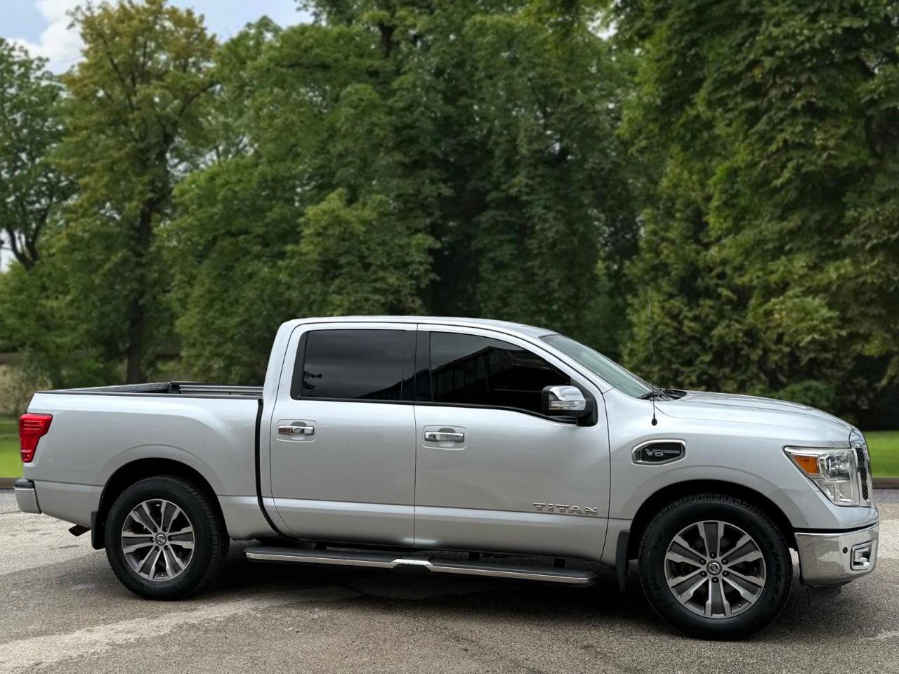 Nissan Titan 4x2 Crew Cab SL 2017