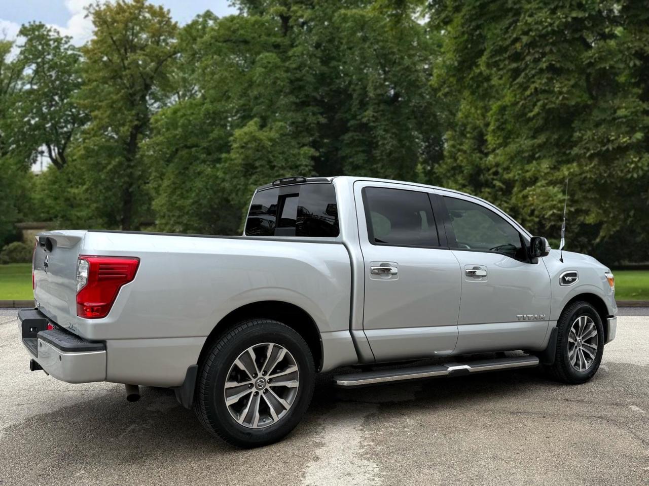 Nissan Titan 4x2 Crew Cab SL 2017